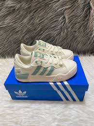 giày adidas